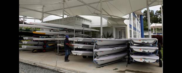 Guatapé crece en la náutica | Jaime Pérez | Modernos kayak hacen parte de la amplia implementación que se cuida con esmero en algunos de los hangares de la villa deportiva de Guatapé. Son utilizados por los deportistas de Antioquia y la escuela.