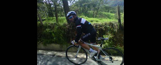 Roivan Gómez quiere ser el Gran Campeón | Cortesía | Roivan Gómez, 40 años, es el único participante en la edición 38 del Clásico EL COLOMBIANO que se le medirá a casi todas las modalidades. Anoche empezaba el reto de este rutero que aprendió a comer en competencia con el sabio consejo del pedalista suizo Mateo Carra, quien hizo su pretemporada en Colombia.