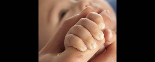 En camino, los niños de tres padres | Shutterstock | Según las células afectadas los síntomas de enfermedad mitocondrial pueden incluir pérdida de control motor, debilidad muscular y dolor, desórdenes gastrointestinales, dificultad para tragar, bajo crecimiento y enfermedad cardiaca.