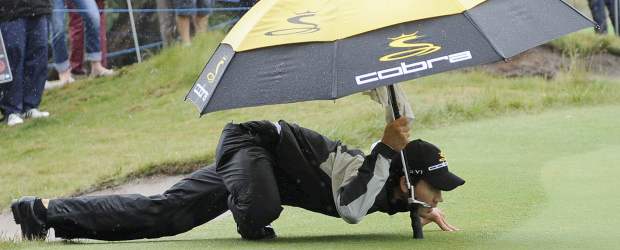 Camilo Villegas es séptimo en el Masters de Australia | AP | Las malas condiciones atmosféricas, con lluvia incesante y fuertes ráfagas de viento molestaron a todos los jugadores.