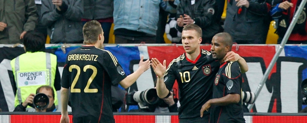 Alemania superó 3-0 a Malta en juego amistoso | Reuters | Cacau (der.), que marcó 13 goles con el Stuttgart en la Bundesliga esta temporada, anotó dos goles en la victoria de Alemania.