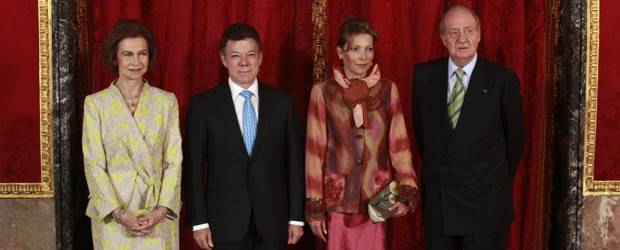 Primera Dama de la Nación y la reina Sofía visitaron un colegio en Madrid | Reuters | La reina Sofía y la Primera Dama de la Nación, María Clemencia Rodríguez, participaron en el amuerzo que el rey Juan Carlos ofreció al presidente Santos.