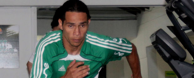 De verde, Zapata cumple un sueño familiar | Donaldo Zuluaga | Édgar Zapata viene de jugar las últimas tres temporadas con el Deportivo Cali, y por primera vez jugará en un equipo de Antioquia. Pese a sus 31 años, apenas ha jugado en dos clubes en la primera división del país (Junior y Cali).