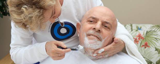 Lula se afeitó la barba y el cabello antes de los efectos de la quimioterapia | Reuters