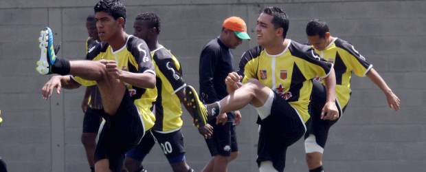 El conformismo no existe entre los naranjas | Hernán Vanegas | Yulián Mejía y Camilo Pérez andan en un buen semestre con Envigado, que tendría el viernes ante América el mismo equipo que le ganó a Equidad.