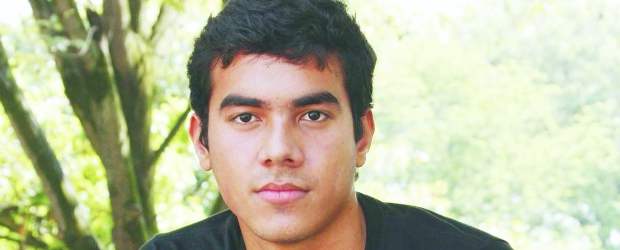 El mejor Icfes llegó a estudiar a Medellín | Jaime Pérez | Sebastián Cadavid Muñoz se graduó en el colegio Sagrada Familia, de San Andrés. Cree que su triunfo también es obra de Dios a quien se lo agradece todos los domingos en misa del mediodía, después de asear, cocinar y descansar.