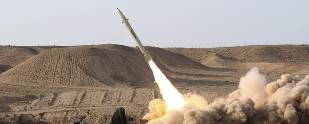 Irán probó con éxito misil tierra-tierra | AP | El misil de combustible sólido fue creado por la Organización de Industrias Aeroespaciales.