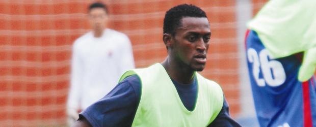 A Jackson le hace falta el DIM | Hernán Vanegas | Jackson Martínez compartió el sábado y domingo prácticas con sus amigos del Medellín y aseguró no conocer el interés del fútbol mexicano por Leiton Jiménez, a quien considera un gran defensor y recomienda centrarse primero en ser otra vez campeón con la Liga Postobón.