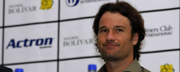 Carlos Moyá, Marcelo Ríos y Yevgeny Kafelnikov jugarán en Colombia en mayo | Colprensa | Este lunes se realizó el lanzamiento del Seguros Bolívar Champions Tour 2011, que contó con la presencia del tenista español, Carlos Moyá, quien también participará este año en el torneo.