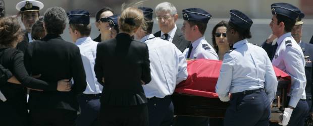 Portugal recibió con honores los restos de José Saramago | Reuters | La ceremonia exequial se realizará este domingo.