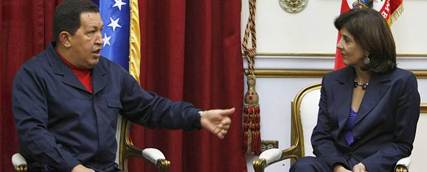 Chávez destacó visita de canciller colombiana | El presidente Chávez se entrevisto con la canciller colombiana durante la visita de la delegación nacional a Caracas.