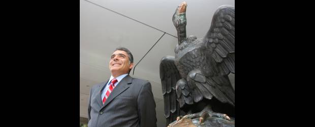Grupo Sura creció ganancias en un año difícil | Juan Fernando Cano | En los resultados de 2009, el presidente de Inversiones Suramericana, David Bojanini García, destacó que el patrimonio de los accionistas cerró el año con 14,34 billones de pesos, con un repunte del 71 por ciento.