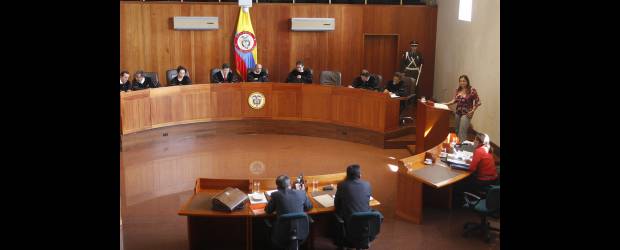 Cuatrimoto fue prestada | Colprensa, Bogotá | Lida Jiménez, esposa del ex director de Fiscalías de Medellín, Guillermo León Valencia, dijo que la finca de su esposo se compró con un préstamo.