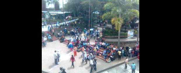 Desplazados reciben ayudas | Cortesía Alcaldía de Ituango | El alcalde de Ituango, Carlos Mario Gallo, manifestó que si se dan las condiciones, los desplazados podrían regresar a sus veredas el próximo viernes.