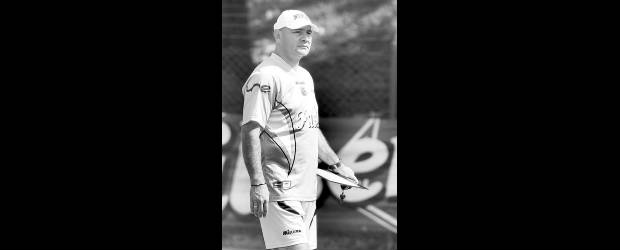 Pánzer: soy un técnico que le duele el club | Juan Antonio Sánchez | Luego de cuatro años, Édgar Carvajal vuelve a ser el entrenador del Medellín, esta vez en propiedad. Consiguió un título de jugador y dos como asistente.