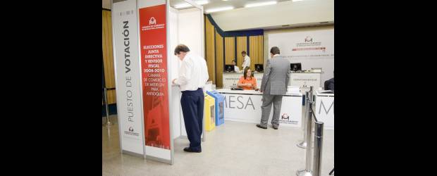 Muchos quieren repetir en las Juntas de las Cámaras | Archivo | Pueden acudir a las elecciones los afiliados (que renovaron su matrícula mercantil antes del 31 de marzo). Es suficiente con que presenten la cédula de ciudadanía. Solo podrán votar los representantes legales de las sociedades.