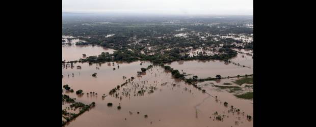 Tormenta Agatha dejó 135 muertos en Centroamérica | Reuters - Retalhuleu, Guatemala | Retalhuleu, en Guatemala, es una de las poblaciones más afectadas por la tormenta. Ayer, las lluvias habían cesado casi por completo en toda la región.