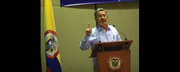 De oportunista calificó Uribe a Gaviria | Colprensa