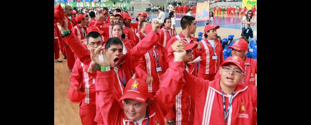 Gran fiesta del deporte especial | Manuel Saldarriaga | La olimpiada, más que ganadores, busca generar espacios de inclusión desde el deporte y asimismo mostrarle a los ciudadanos verdaderos ejemplos de vida. Al lado, la primera dama Clemencia de Santos.