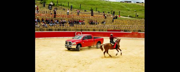 RAM salta al ruedo colombiano | | Una pick up destinada al trabajo pesado, como herramienta de trabajo pero muy versátil. Quienes deseen contar con un vehículo de potencia, buena respuesta y confiabilidad en terrenos agrestes, esta es una excelente opción.