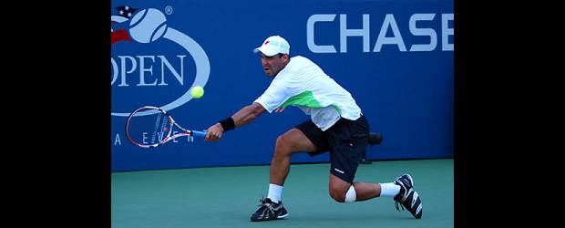 Dos horas duró el Open de Falla 19 | Philip Hall-usopen.org | Alejandro Falla ahora enfilará sus baterías para el duelo de Copa Davis entre Colombia y Estados Unidos, por realizarse en dos semanas en Bogotá.
