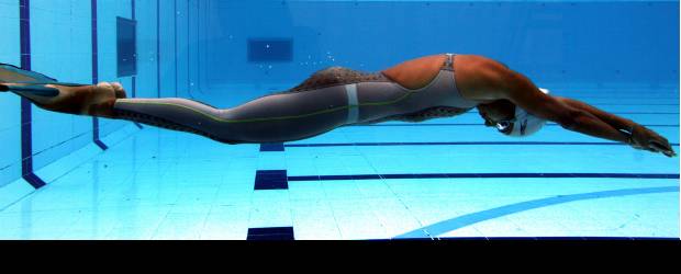 En la piscina, Angela Patricia, sirena con Alegría | Henry Agudelo | Ángela Patricia Alegría Ortega es otro de los símbolos de las actividades subacuáticas en Antioquia. Una estudiante ejemplar que combina con acierto su deporte y los estudios profesionales.