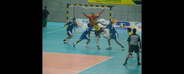 El balonmano también es un tema nacional | Cortesía Liga Antioqueña de Balonmano | Este sábado se definirán los finalistas del Internacional de balonmano que culminará mañana en Medellín. Colombia y Venezuela son los favoritos.