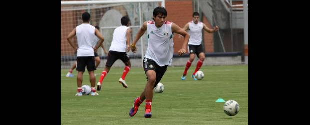 En Medellín, los aztecas extrañan el picante | Róbinson Sáenz | Para Diego Reyes, central del América y figura de México, el Grupo F "es el más duro, porque cuenta con las potencias de sus confederaciones".