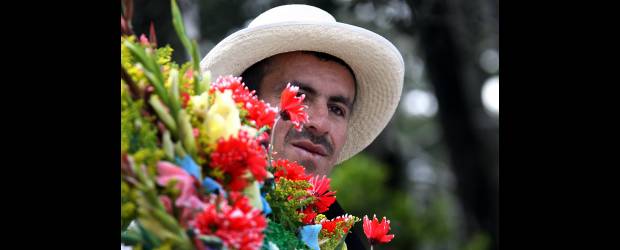 Santa Elena recibe a los turistas | Hernán Vanegas | La Asociación Colombiana de Exportadores de Flores aportará este año 550.000 tallos de flores para los silleteros.