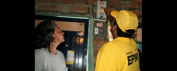 EPM recibe la medalla de oro por su servicio | Archivo | La energía prepago de EPM es uno de los programas masivos con mayores índices de satisfacción en los usuarios, en vista de las facilidades que ofrece a familias de escasos recursos económicos para acceder a este servicio básico.