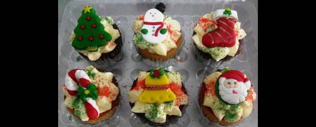 El dulce de la Navidad está en un cupcake | Cortesía | Para pedidos de Melate: 3128679771. www.facebook.com/melatecupcakes. El producto viene en paquetico y son personalizados.