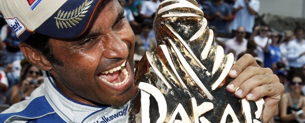 La historia de un príncipe convertido en rey del Dakar | Eric Galliard, Reuters-buenos Aires, Argentina | Nasser Al Attiyah, un príncipe qatarí que combina su pasión por los ralis con el tiro olímpico, obtuvo el premio a su insistencia y se llevó su primer Dakar tras participar en siete ediciones. Al Attiyah se desquitó del fiasco del año pasado, cuando realizó una gran carrera pero perdió con el español Carlos Sainz.