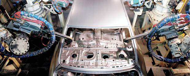 Brasil fabrica carros por millones | | El año pasado el sector automotor de Brasil fue uno de los pocos que creció en el marco de una crisis que azotó a la industria. Este año su producción total se calcula en más de 3.3 millones de vehículos.