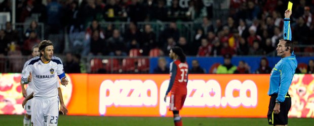 Beckham, el jugador que más tarjetas amarillas ha recibido en la MLS | Reuters | Beckham recibió el pasado miércoles, en partido adelantado de la quinta jornada contra el Toronto FC, la quinta tarjeta amarilla.