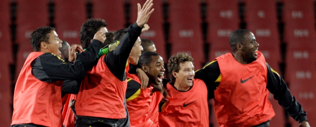 Corea del Norte será el primer obstáculo de Brasil | Reuters | Las selecciones de Brasil y Corea del Norte reconocieron este lunes la cancha del estadio Ellis Park, donde jugarán este martes el partido del cierre de la primera jornada del Grupo G.
