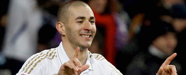 Benzema fue sorprendido mientras conducía a 216 km/h