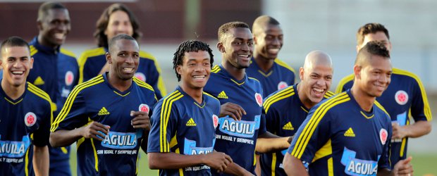 Colombia crece en fútbol e identidad | Reuters | Un gran ambiente se respiró este jueves en el entrenamiento de Colombia luego del empate ante Argentina.