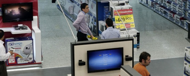 Éxito llega al negocio 'tecno' | Colprensa | El nuevo Éxito Tecno, en Bogotá, genera empleo para 109 personas.