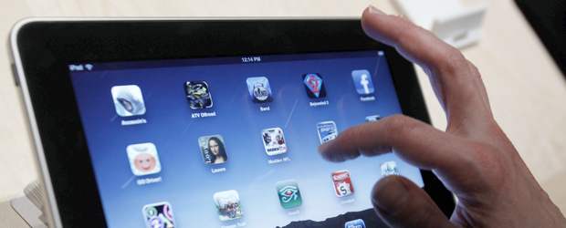 Analistas pronostican escasez de iPad2 por terremoto en Japón | Archivo | Los analistas dijeron haber identificado al menos cinco partes fundamentales para la producción del ipad provenientes de Japón.