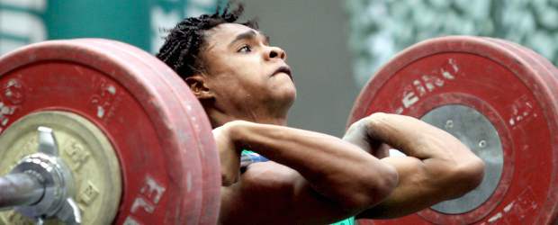 Con Pacho se viene lo pesado | Manuel Saldarriaga | Francisco Antonio Mosquera Valencia, un chico que apenas tiene 19 años, pero sorprende con su madurez mental, es el último producto de las pesas en Colombia. Oriundo de Apartadó, estará hoy en los Juegos Panamericanos.