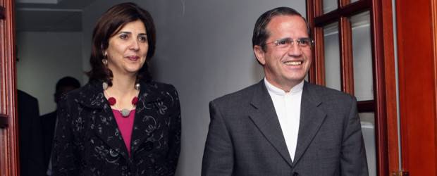 Canciller ecuatoriano dice que ataque de las Farc en Putumayo se originó en Colombia | Replicó versiones preliminares colombianas que advertían de que el ataque subversivo había surgido de territorio del vecino país.