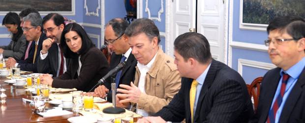 Caída del dólar duele y no hay quién la ataje | Cortesía | El equipo económico del Gobierno y el presidente Juan Manuel Santos, se reunieron con la Junta del Banco de la República, para analizar el precio del dólar. Los analistas y empresarios esperaban que se tomaran medidas.
