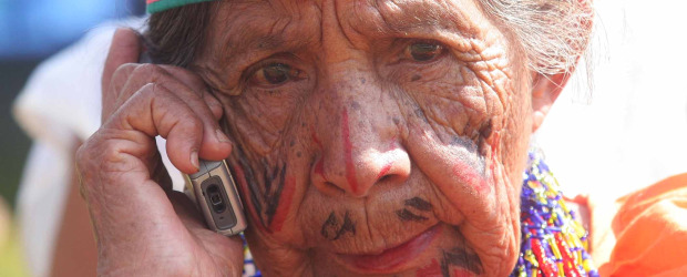 La agonía de las lenguas nativas | Juan Fernando Cano | Una de las comunidades indígenas antioqueñas cuya lengua está en vía de extinción es la embera chamí, en el suroeste. Muchas palabras y expresiones se han perdido. Lo que hablan algunos de sus habitantes lo llaman emberañol.