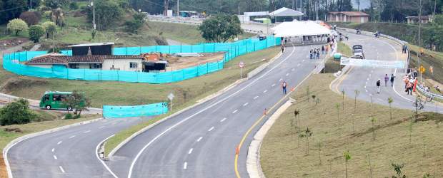 En la entrega del intercambio vial de El Hatillo estuvo presente el gobernador de Antioquia, Luis Alfredo Ramos. | Juan Fernando Cano | En la entrega del intercambio vial de El Hatillo estuvo presente el gobernador de Antioquia, Luis Alfredo Ramos.