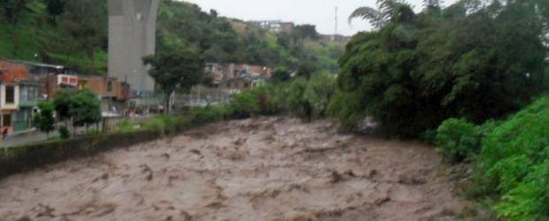 Emergencia en Santa Rosa de Cabal por avalancha | Cortesía Diario del Otún de Pereira | Creciente del río el Otún a su paso por Pereira.
