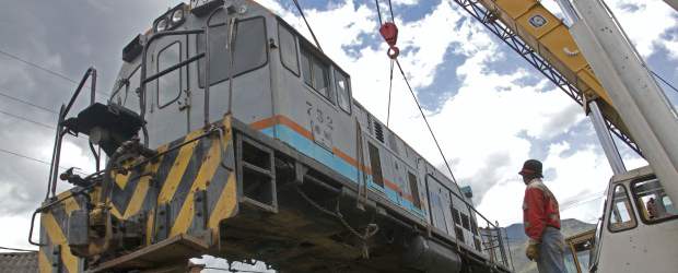 La locomotora 752 salió "volando" de Medellín | Esteban Vanegas | Entre 70 y 80 millones de pesos vale la reparación de la locomotora que funciona con motor híbrido entre diésel y energía eléctrica.