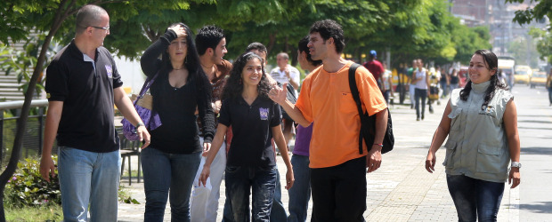 Jóvenes que son agentes de cambio | Juan Antonio Sánchez | Los jóvenes de la ciudad participan en diferentes procesos sociales para mejorar la calidad de vida en sus comunas. Invitan a otros a formarse, a dar sus ideas y a aportar desde sus fortalezas para transformar la realidad. En la foto, algunos integrantes del Consejo Municipal de la Juventud.