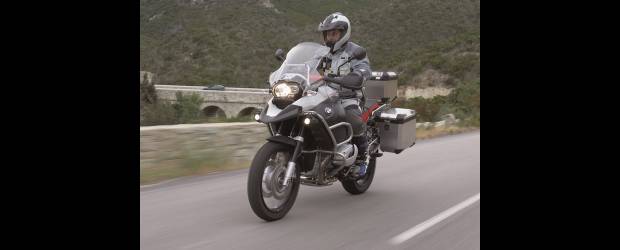 BMW de travesía por el país | | La serie GS de BMW se está produciendo desde 1980, cuando se lanzó en el mundo la R80 G/S para el segmento multipropósito y enduro.