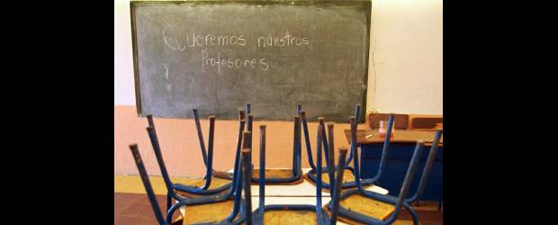 Salón de clases | Archivo | En la secretaría de Educación de Medellín un grupo de psicólogos presta acompañamiento y asesoría al docente. El comité se reúne mensualmente, aunque por la presión lo han hecho hasta tres veces al mes.