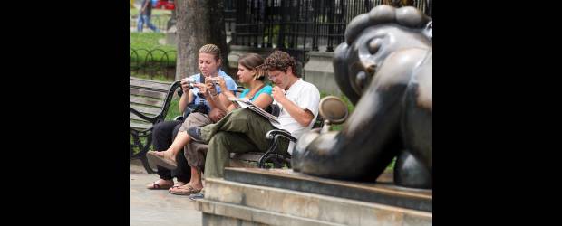 A Colombia la miran con otros ojos | Donaldo Zuluaga y Lilliana Vélez | La nueva transformación de Medellín, al igual que Cartagena, la Guajira y el Eje Cafetero se constituyen en llamativos destinos hoy para el turismo extranjero.